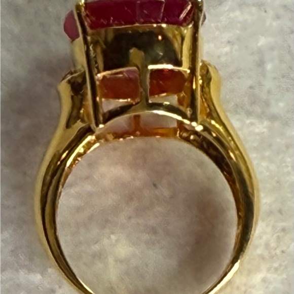 Pigeon blood Ruby Oval 17 ct sterling ring size 7 - Picture 3 of 7